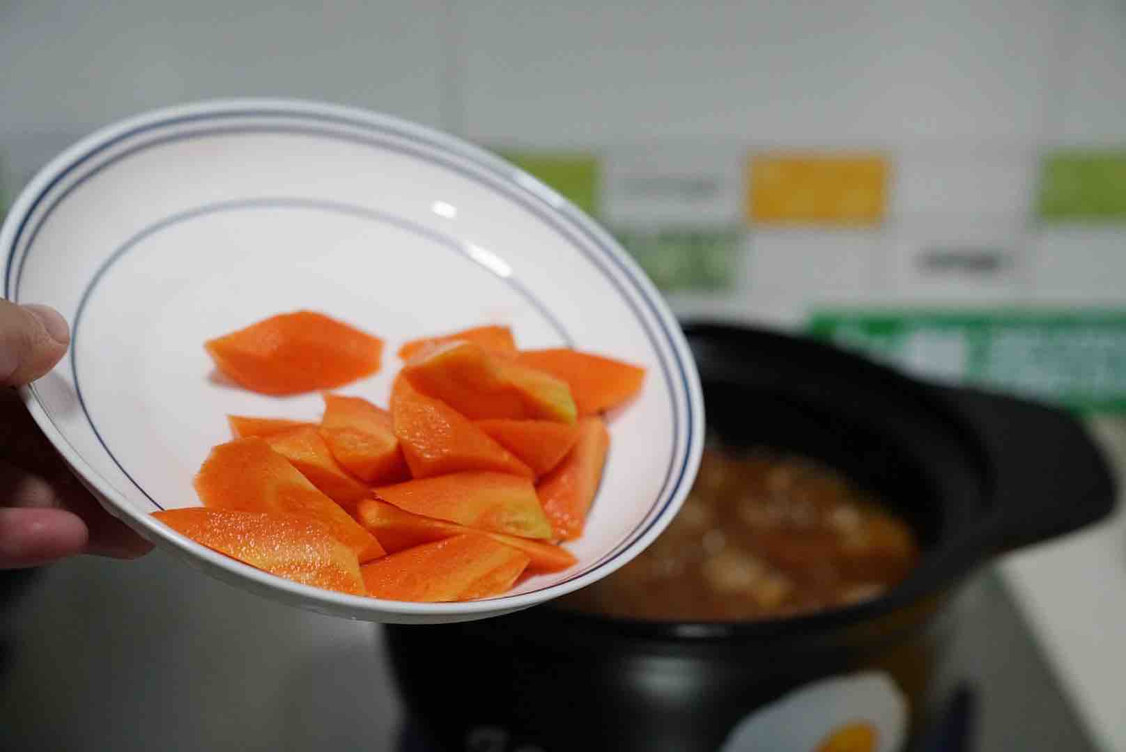 春節(jié)家宴營養(yǎng)煲,有時蔬有牛腩,葷素搭配營養(yǎng)均衡的做法-家常味砂鍋菜譜-易網(wǎng)健康養(yǎng)生網(wǎng) 春節(jié)家宴營養(yǎng)煲,有時蔬有牛腩,葷素搭配營養(yǎng)均衡的做法-家常味砂鍋菜譜