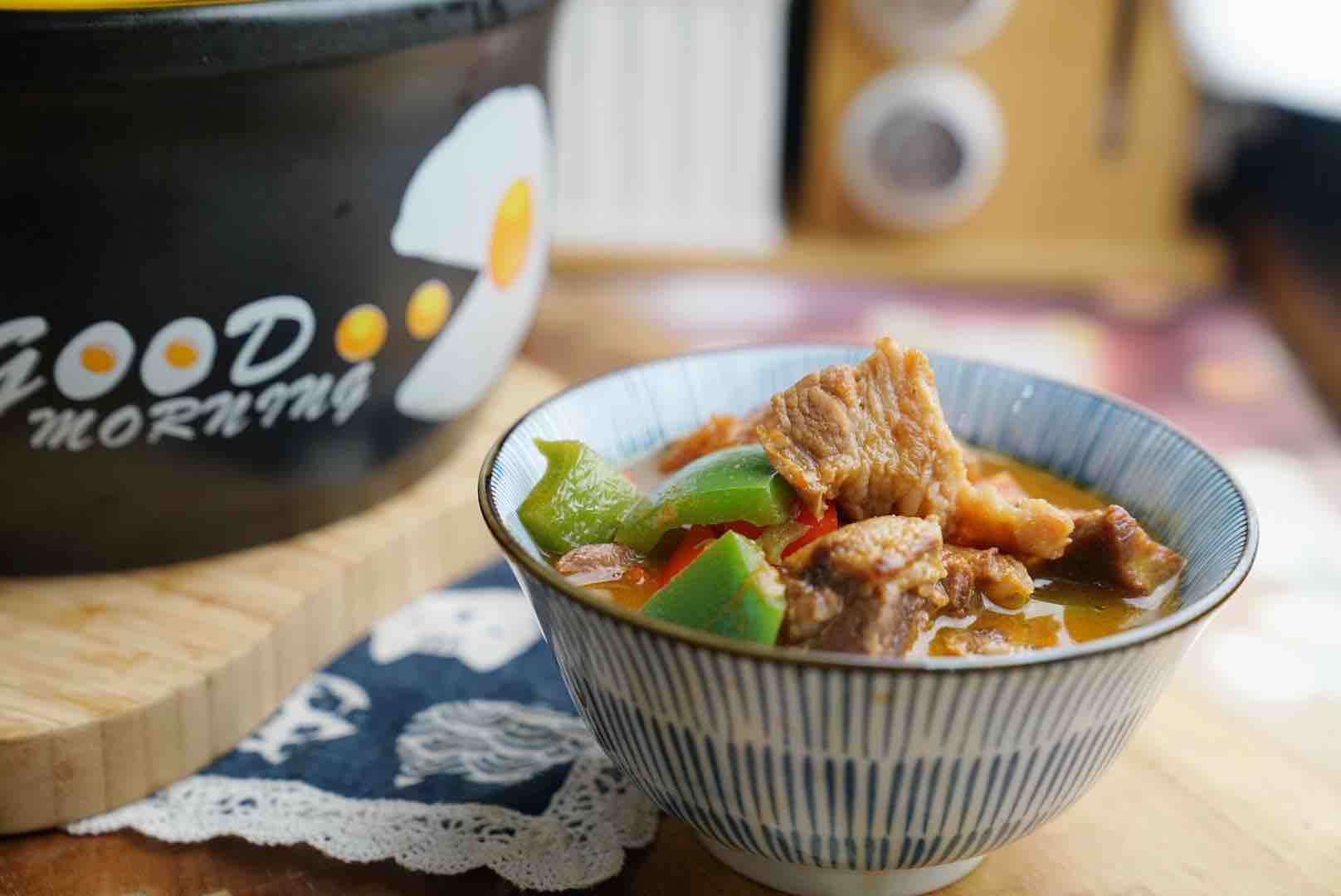 春節(jié)家宴營養(yǎng)煲,有時蔬有牛腩,葷素搭配營養(yǎng)均衡的做法-家常味砂鍋菜譜-易網(wǎng)健康養(yǎng)生網(wǎng) 春節(jié)家宴營養(yǎng)煲,有時蔬有牛腩,葷素搭配營養(yǎng)均衡的做法-家常味砂鍋菜譜