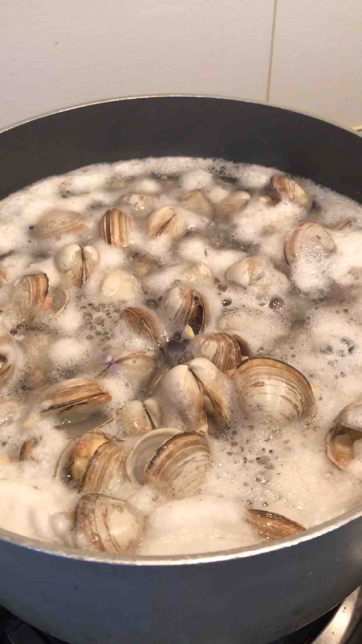 蛤蜊的正確清洗方法的做法-咸鮮味煮菜譜-易網(wǎng)健康養(yǎng)生網(wǎng) 蛤蜊的正確清洗方法的做法-咸鮮味煮菜譜