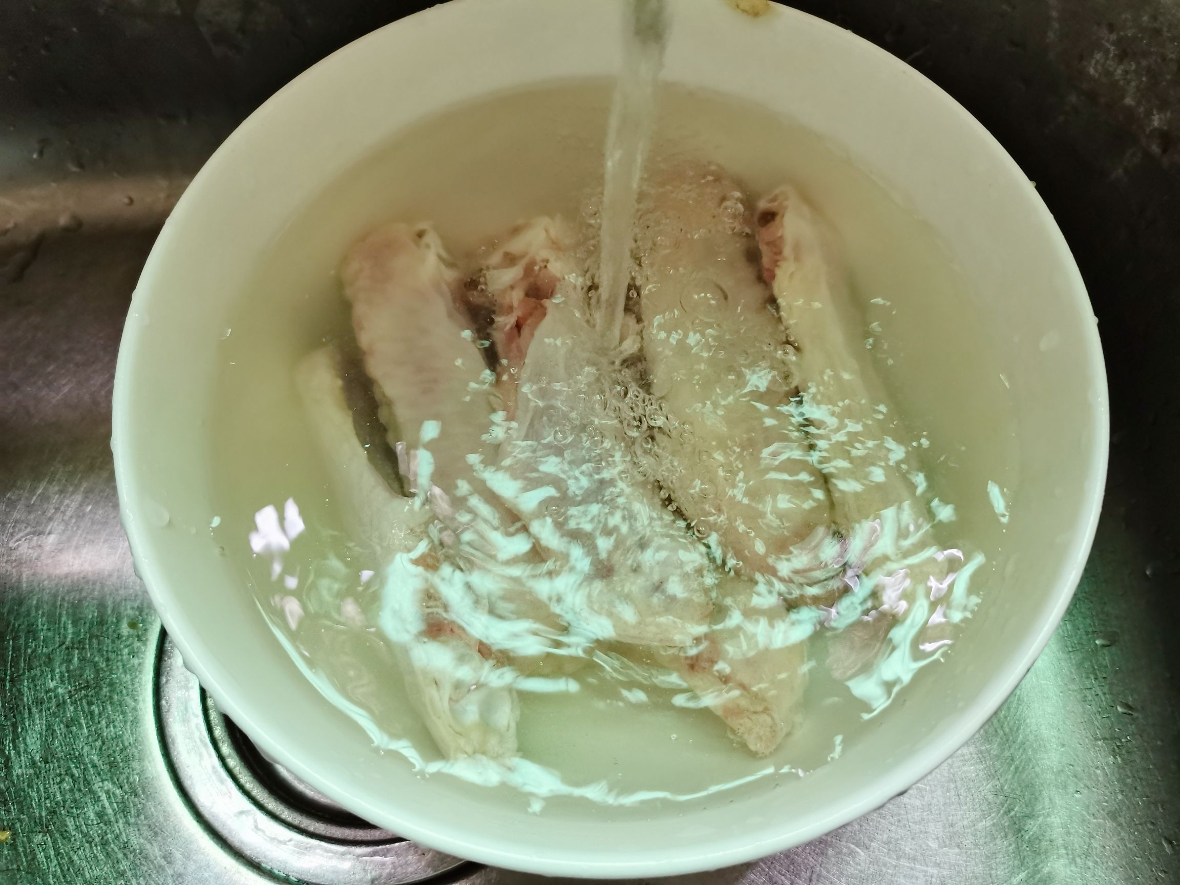 香烤鴨翅的做法-蒜香味烤菜譜-易網(wǎng)健康養(yǎng)生網(wǎng) 香烤鴨翅的做法-蒜香味烤菜譜