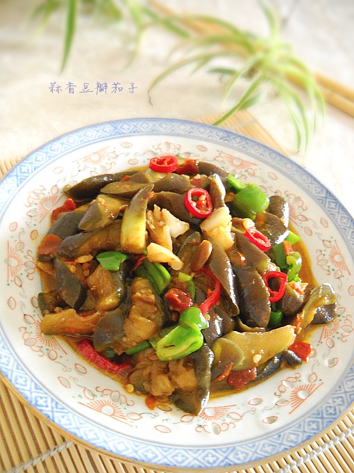 蒜香豆瓣茄子的做法-醬香味燒菜譜-易網(wǎng)健康養(yǎng)生網(wǎng) 蒜香豆瓣茄子的做法-醬香味燒菜譜