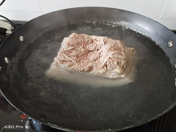 梅菜紅燒肉的做法-咸鮮味蒸菜譜