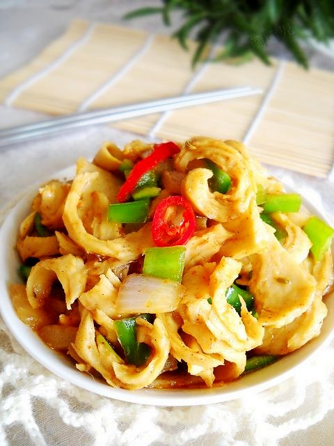 烤肉料炒面筋的做法-香辣味炒菜譜-易網(wǎng)健康養(yǎng)生網(wǎng) 烤肉料炒面筋的做法-香辣味炒菜譜