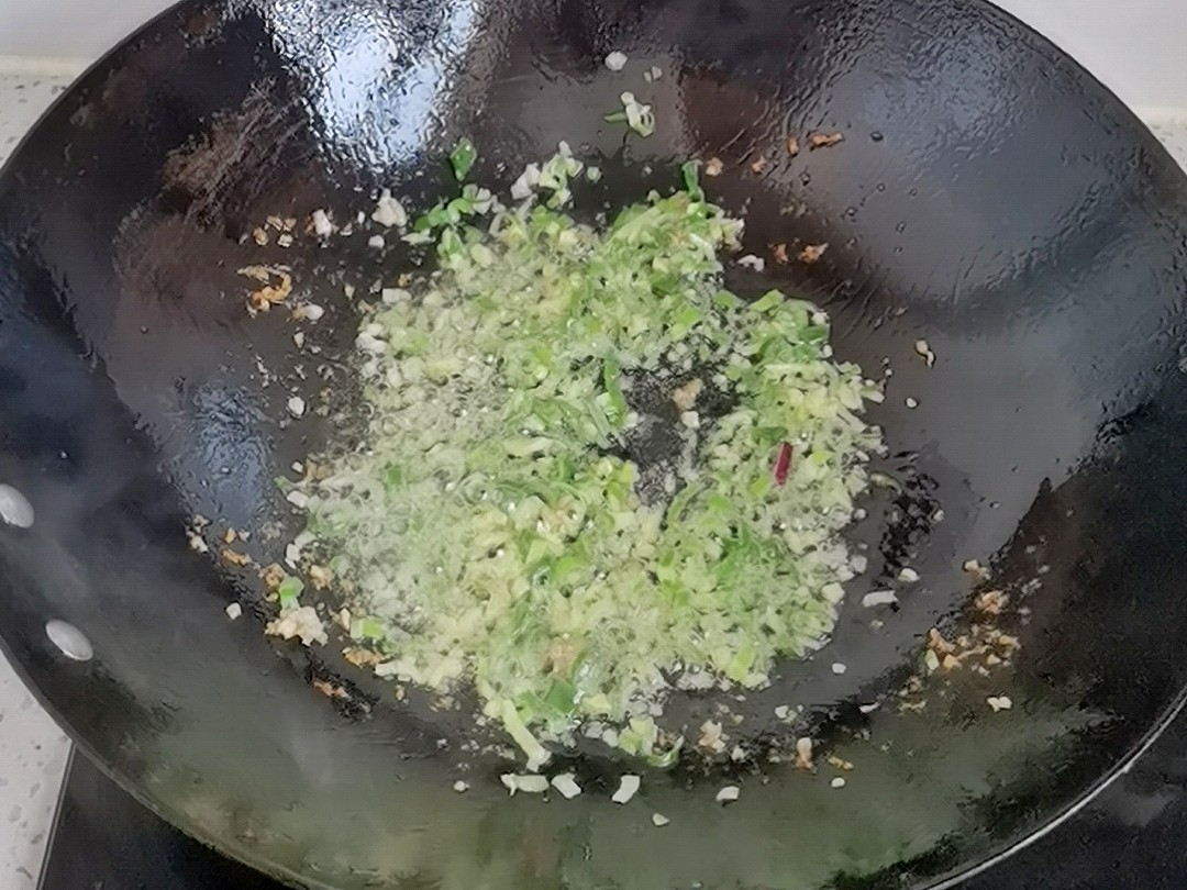 年夜飯富貴吉祥京醬肉絲豆皮卷,卷住好運財運卷住所有美好的做法-咸鮮味炒菜譜-易網健康養(yǎng)生網 年夜飯富貴吉祥京醬肉絲豆皮卷,卷住好運財運卷住所有美好的做法-咸鮮味炒菜譜