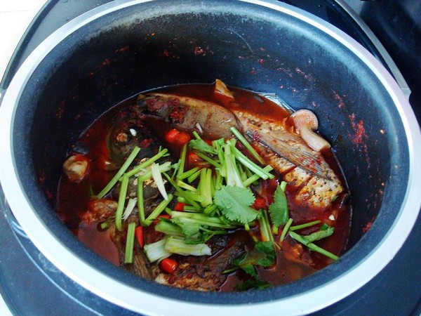 電飯煲燉魚(yú)頭的做法-麻辣味燉菜譜