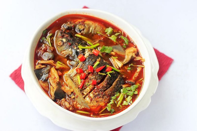 電飯煲燉魚(yú)頭的做法-麻辣味燉菜譜-易網(wǎng)健康養(yǎng)生網(wǎng) 電飯煲燉魚(yú)頭的做法-麻辣味燉菜譜