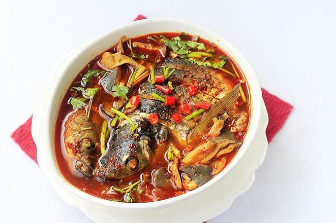 電飯煲燉魚(yú)頭的做法-麻辣味燉菜譜-易網(wǎng)健康養(yǎng)生網(wǎng) 電飯煲燉魚(yú)頭的做法-麻辣味燉菜譜