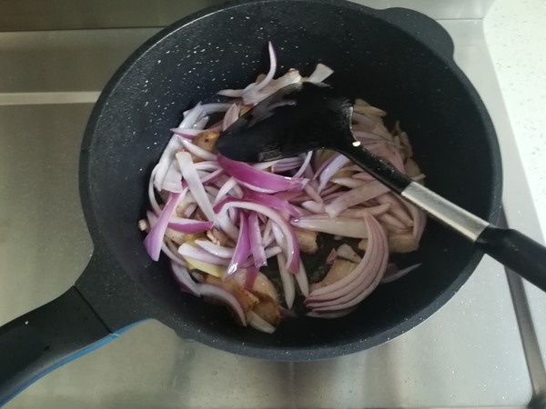 干鍋茶樹菇的做法-家常味炒菜譜