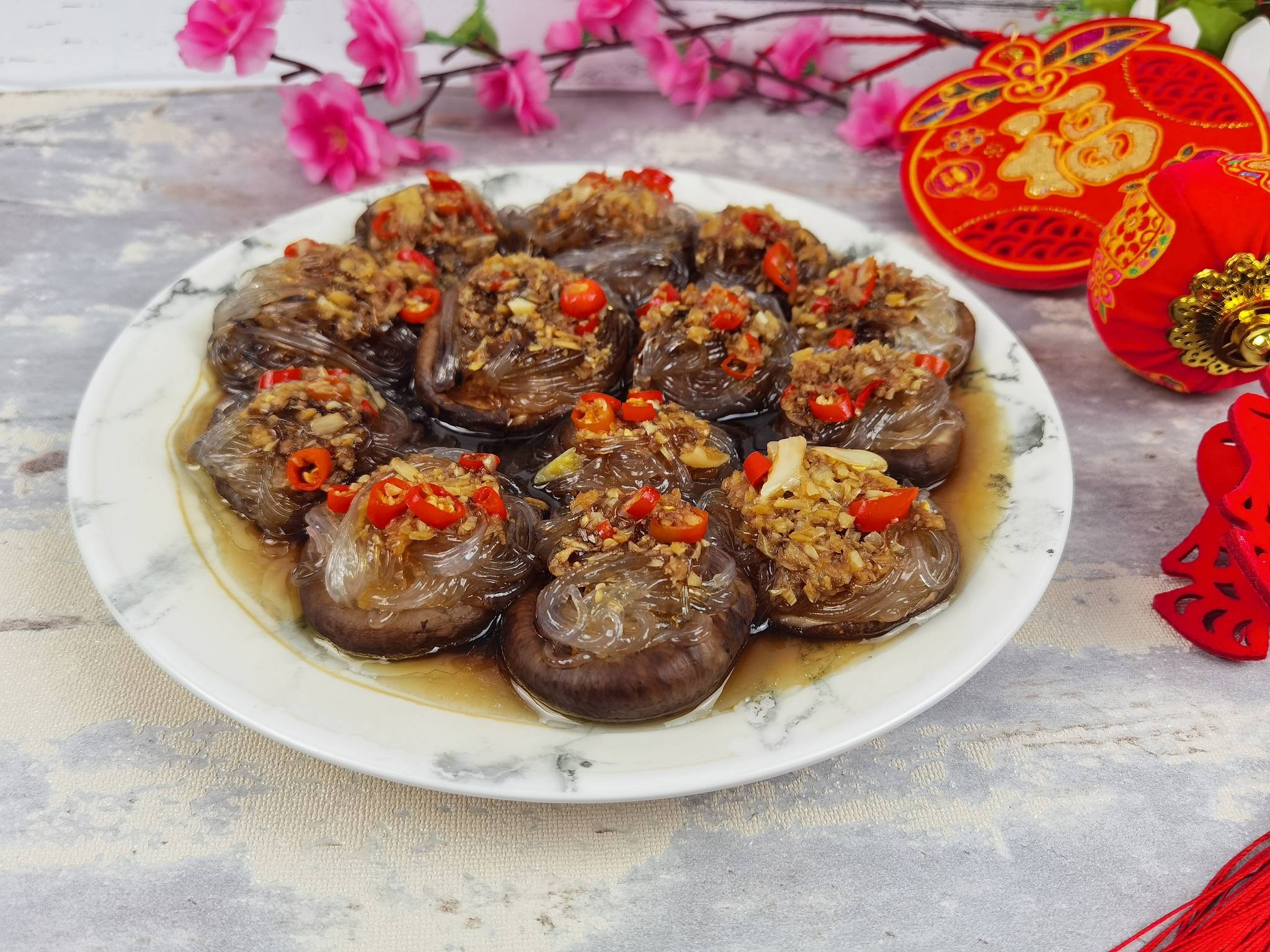 年夜飯-團團圓圓香菇粉絲，香菇這樣做，比扇貝和肉還好吃的做法-蒜香味蒸菜譜