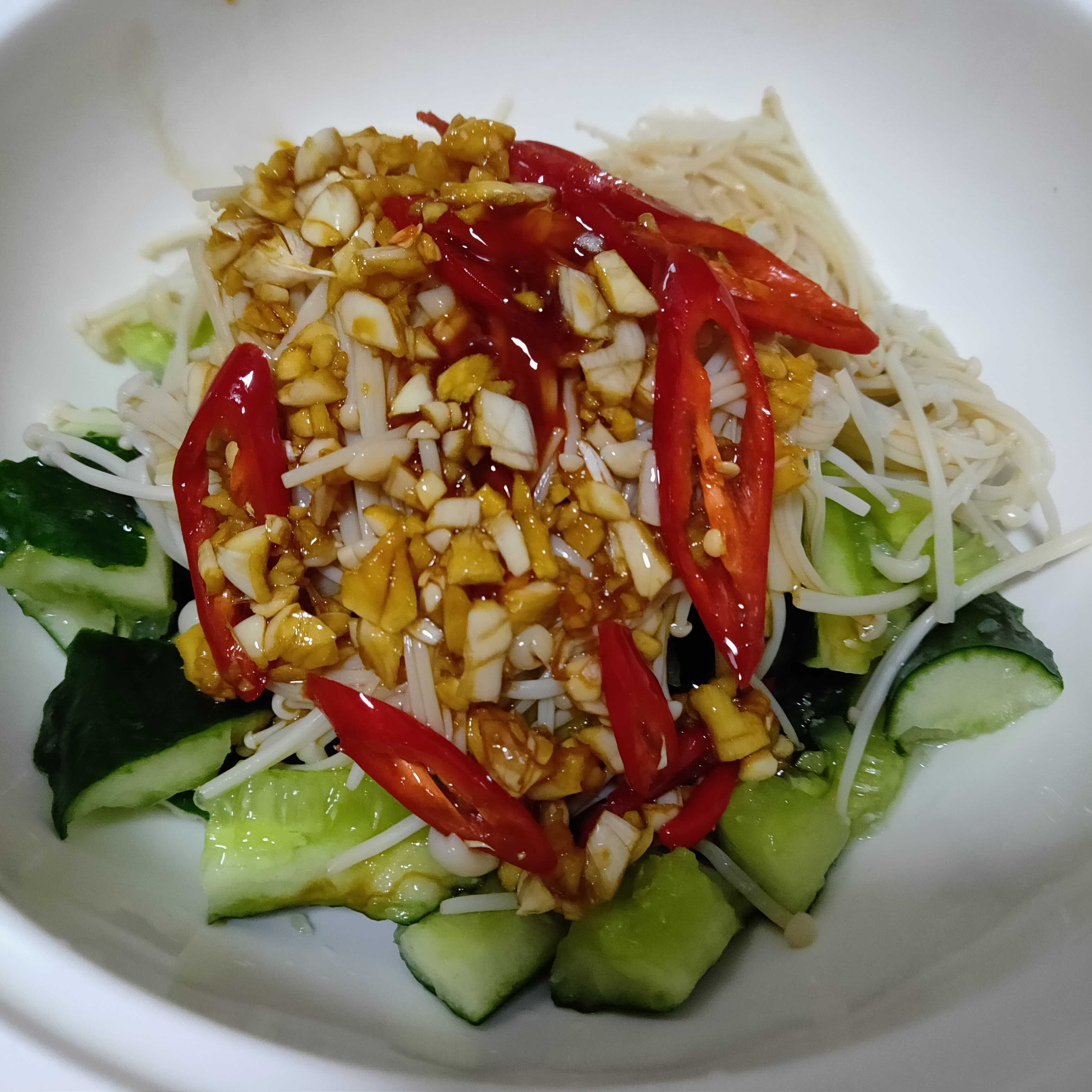 涼拌黃瓜金針菇的做法-家常味拌菜譜