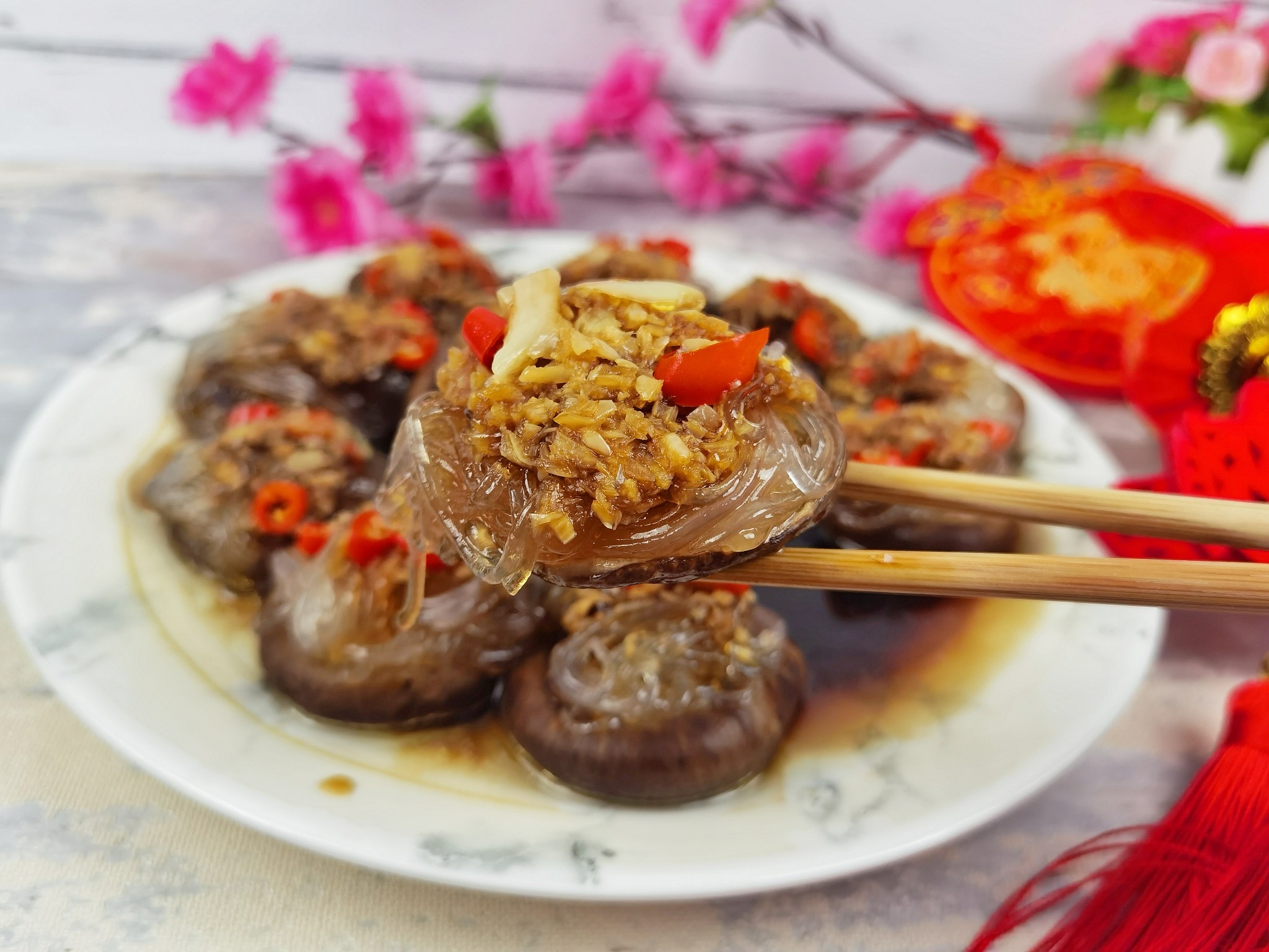 年夜飯-團團圓圓香菇粉絲，香菇這樣做，比扇貝和肉還好吃的做法-蒜香味蒸菜譜