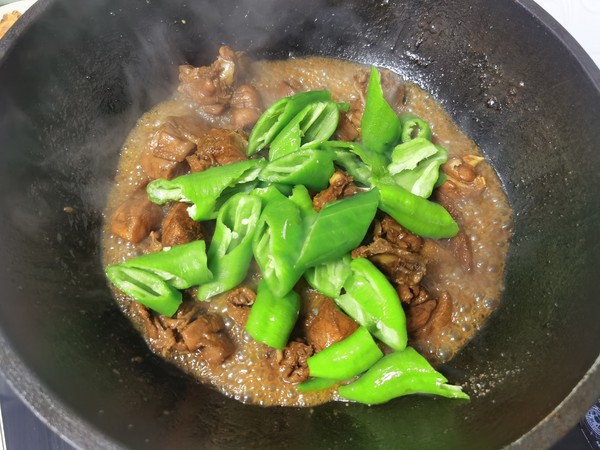 辣子雞的做法-家常味炒菜譜-易網健康養生網 辣子雞的做法-家常味炒菜譜