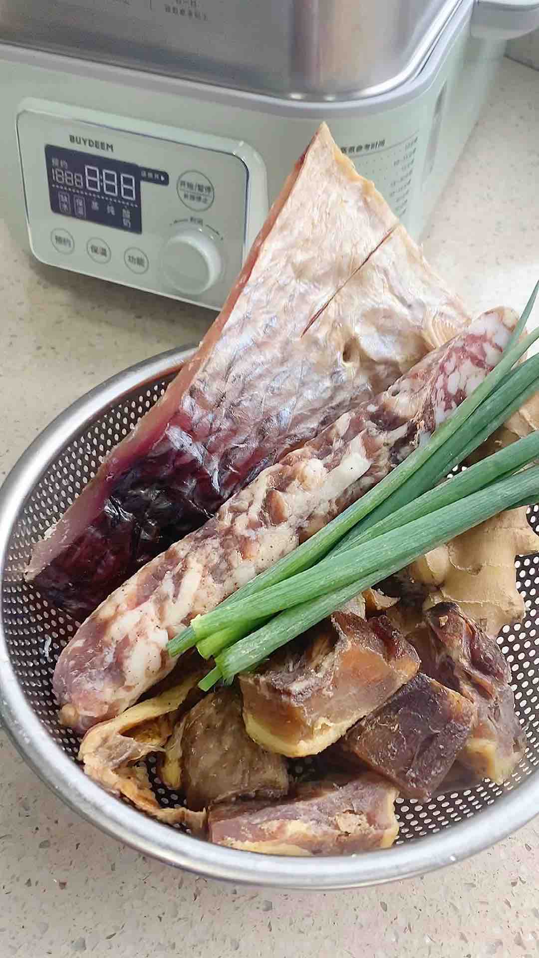 臘味合蒸老家專屬的年味，娃爸邊吃邊感慨的做法-家常味蒸菜譜