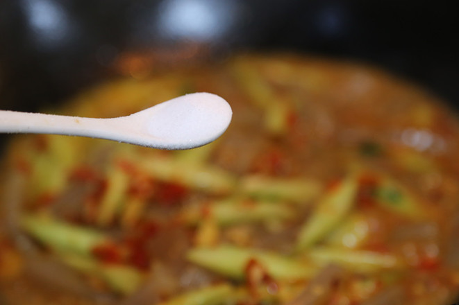 剁椒炒魔芋豆腐的做法-酸辣味炒菜譜-易網(wǎng)健康養(yǎng)生網(wǎng) 剁椒炒魔芋豆腐的做法-酸辣味炒菜譜