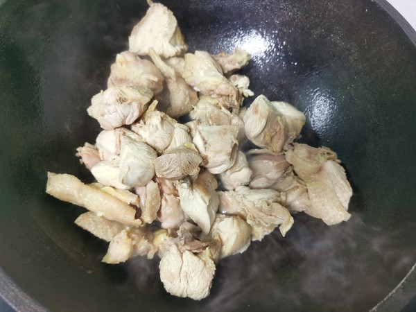 辣子雞的做法-家常味炒菜譜-易網健康養生網 辣子雞的做法-家常味炒菜譜