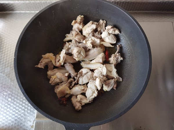 好吃入味的板栗燉雞的做法-咸鮮味燜菜譜-易網健康養生網 好吃入味的板栗燉雞的做法-咸鮮味燜菜譜