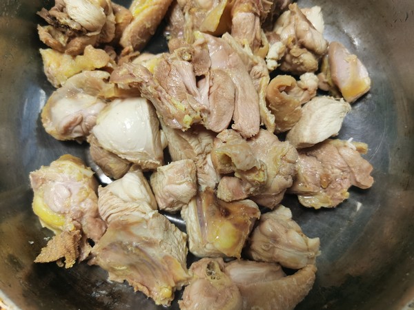 辣子雞的做法-家常味炒菜譜-易網<a href=http://www.aoa7937.com/ target=_blank class=infotextkey>健康養生</a>網 辣子雞的做法-家常味炒菜譜