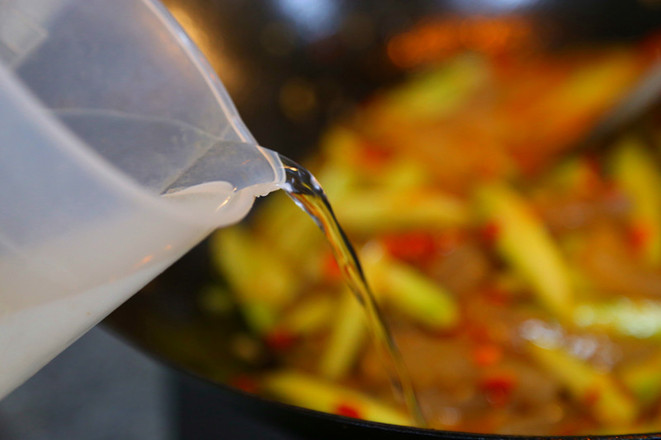 剁椒炒魔芋豆腐的做法-酸辣味炒菜譜-易網(wǎng)健康養(yǎng)生網(wǎng) 剁椒炒魔芋豆腐的做法-酸辣味炒菜譜