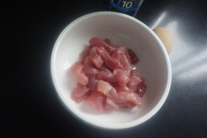 肉質(zhì)酥嫩的秘訣在此,快手家常菜——酥嫩小炒肉的做法-咸鮮味炒菜譜-易網(wǎng)<a href=http://www.aoa7937.com/ target=_blank class=infotextkey>健康養(yǎng)生</a>網(wǎng) 肉質(zhì)酥嫩的秘訣在此,快手家常菜——酥嫩小炒肉的做法-咸鮮味炒菜譜