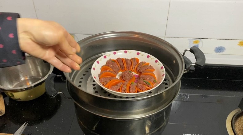 #年味食足#花開富貴之胡蘿卜蒸牛肉的做法-家常味蒸菜譜