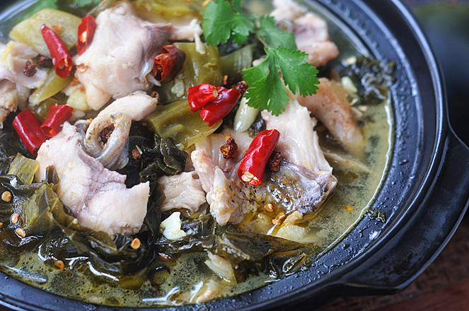魚的做法這么多，我獨愛酸菜魚，湯鮮肉嫩，比水煮魚片更營養(yǎng)！的做法-酸辣味煮菜譜