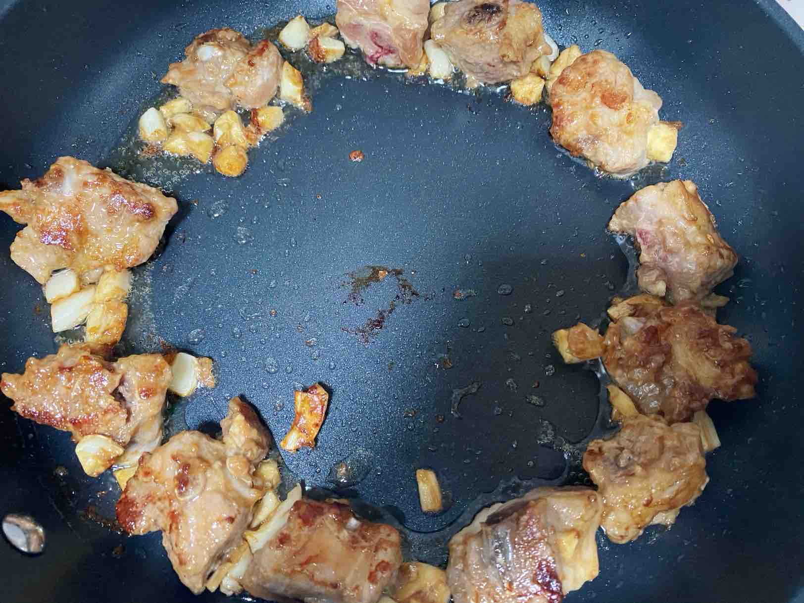 蒜香骨(少油版)的做法-咸鮮味煎菜譜-易網(wǎng)健康養(yǎng)生網(wǎng) 蒜香骨(少油版)的做法-咸鮮味煎菜譜