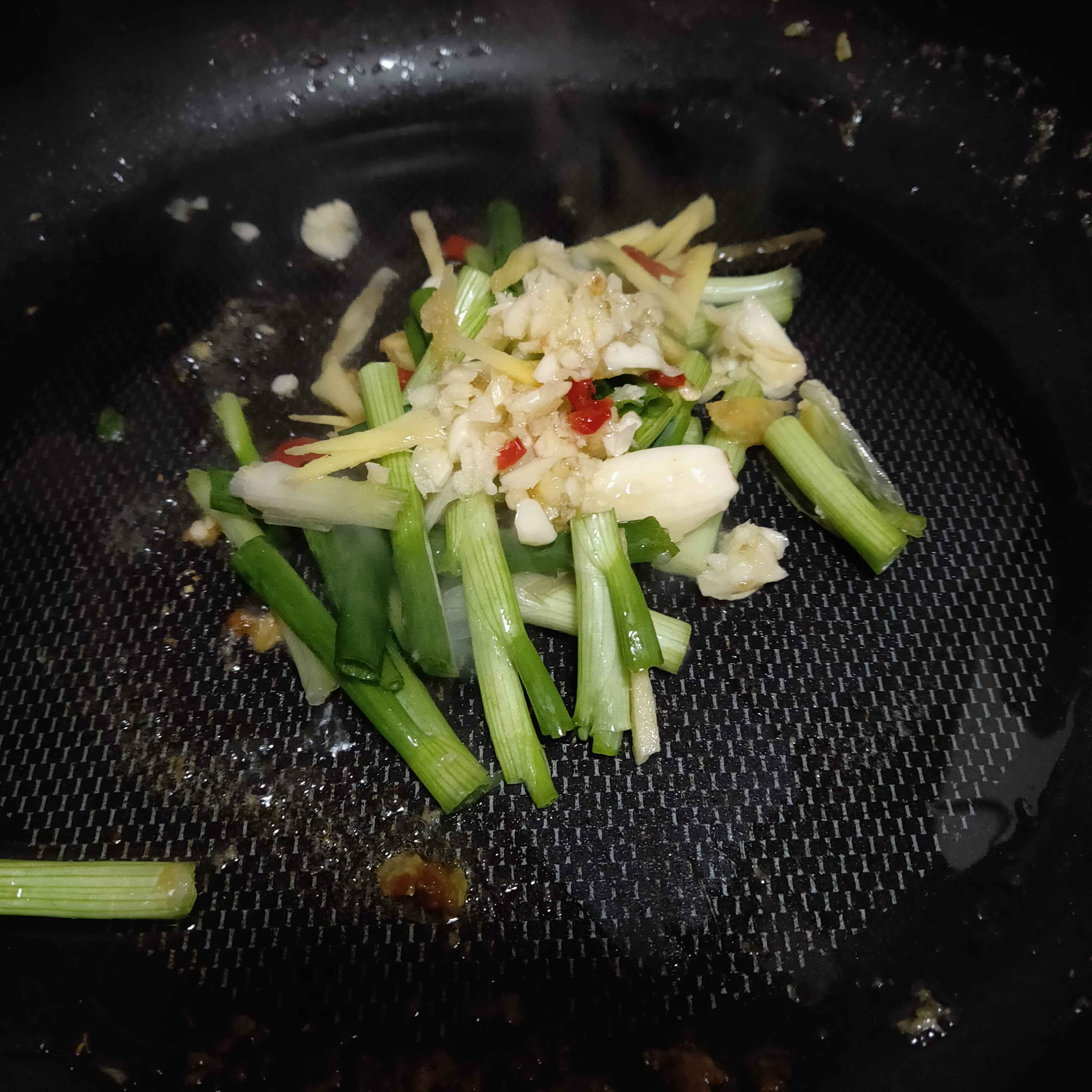 爆炒皮皮蝦的做法-咸鮮味炒菜譜