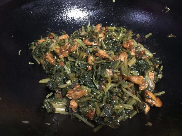 雪菜肉丁手搟面的做法-咸鮮味煮菜譜-易網健康養生網 雪菜肉丁手搟面的做法-咸鮮味煮菜譜