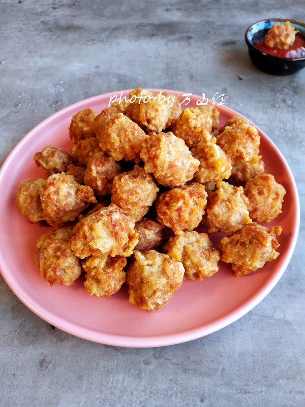 干炸丸子的做法-家常味炸菜譜-易網健康養生網 干炸丸子的做法-家常味炸菜譜