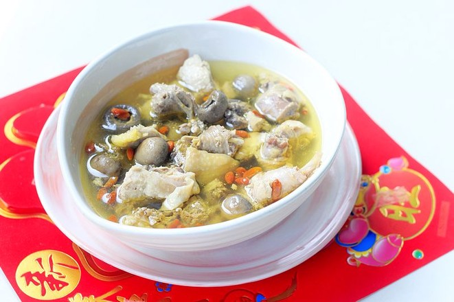 口菇燉土雞的做法-家常味燉菜譜-易網(wǎng)健康養(yǎng)生網(wǎng) 口菇燉土雞的做法-家常味燉菜譜