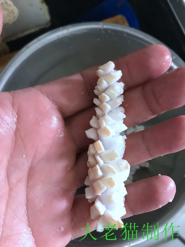 韭菜炒魷魚花的做法-咸鮮味炒菜譜-易網健康養生網 韭菜炒魷魚花的做法-咸鮮味炒菜譜