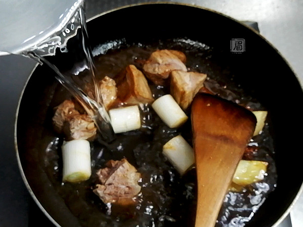簡易羊肉煲的做法-咸鮮味燉菜譜-易網健康養生網 簡易羊肉煲的做法-咸鮮味燉菜譜
