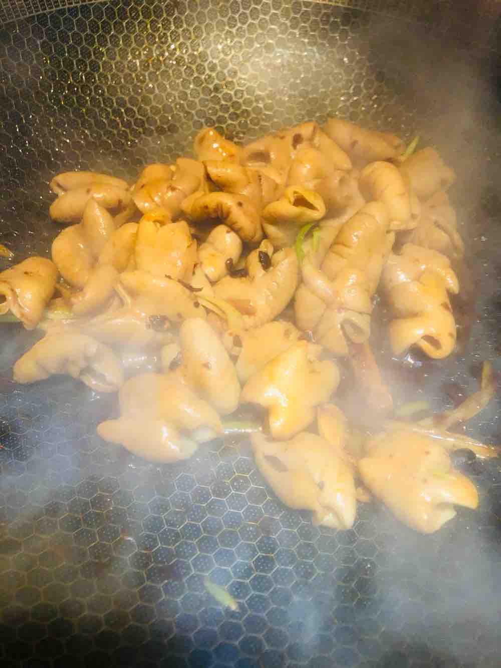 爆炒豬大腸的做法-香辣味炒菜譜-易網健康養生網 爆炒豬大腸的做法-香辣味炒菜譜