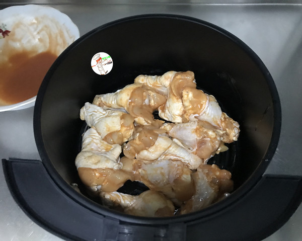 奧爾良烤雞翅根的做法-香辣味烤菜譜-易網(wǎng)健康養(yǎng)生網(wǎng) 奧爾良烤雞翅根的做法-香辣味烤菜譜