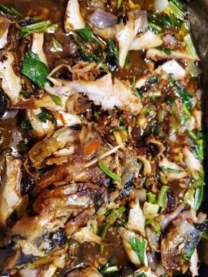 萬州烤魚三大步：“先腌后烤再燉”！的做法-香辣味烤菜譜