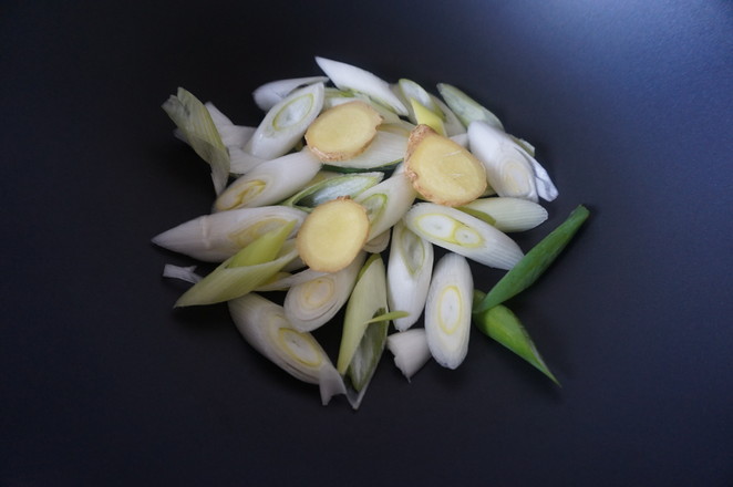 不用煎烤炸也可以做出美味的鯧魚(yú)的做法-家常味燒菜譜