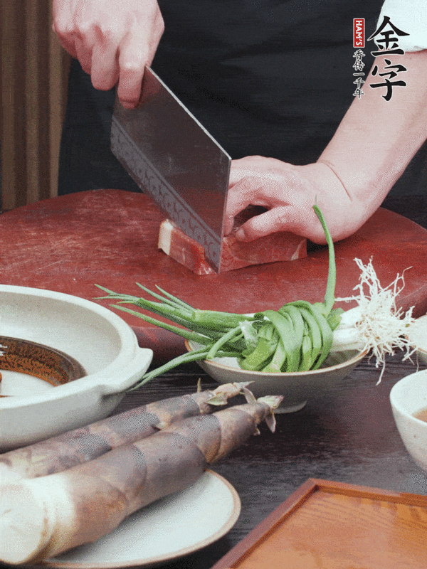 火腿黃鱔春筍煲的做法-咸鮮味煲菜譜-易網<a href=http://www.aoa7937.com/ target=_blank class=infotextkey>健康養生</a>網 火腿黃鱔春筍煲的做法-咸鮮味煲菜譜