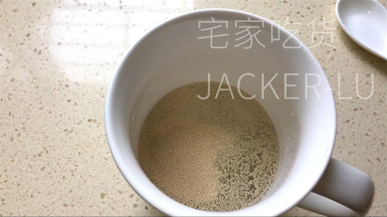 家常韭菜盒子的做法-咸鮮味煎菜譜-易網<a href=http://www.aoa7937.com/ target=_blank class=infotextkey>健康養生</a>網 家常韭菜盒子的做法-咸鮮味煎菜譜