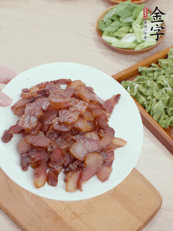 臘肉小炒萵筍干的做法-家常味炒菜譜-易網健康養生網 臘肉小炒萵筍干的做法-家常味炒菜譜