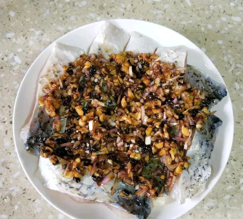 豉汁蒸皖魚的做法-蒜香味蒸菜譜-易網健康養生網 豉汁蒸皖魚的做法-蒜香味蒸菜譜