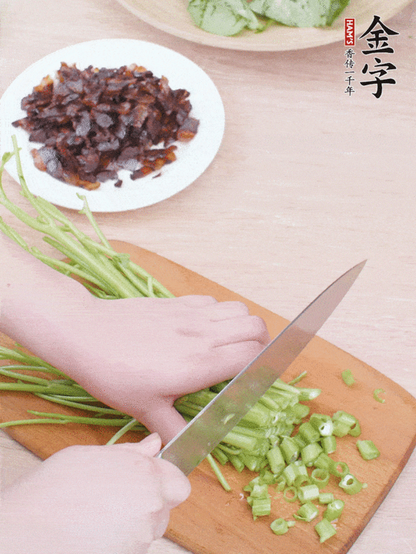 醬油肉炒空心菜的做法-家常味炒菜譜-易網健康養生網 醬油肉炒空心菜的做法-家常味炒菜譜