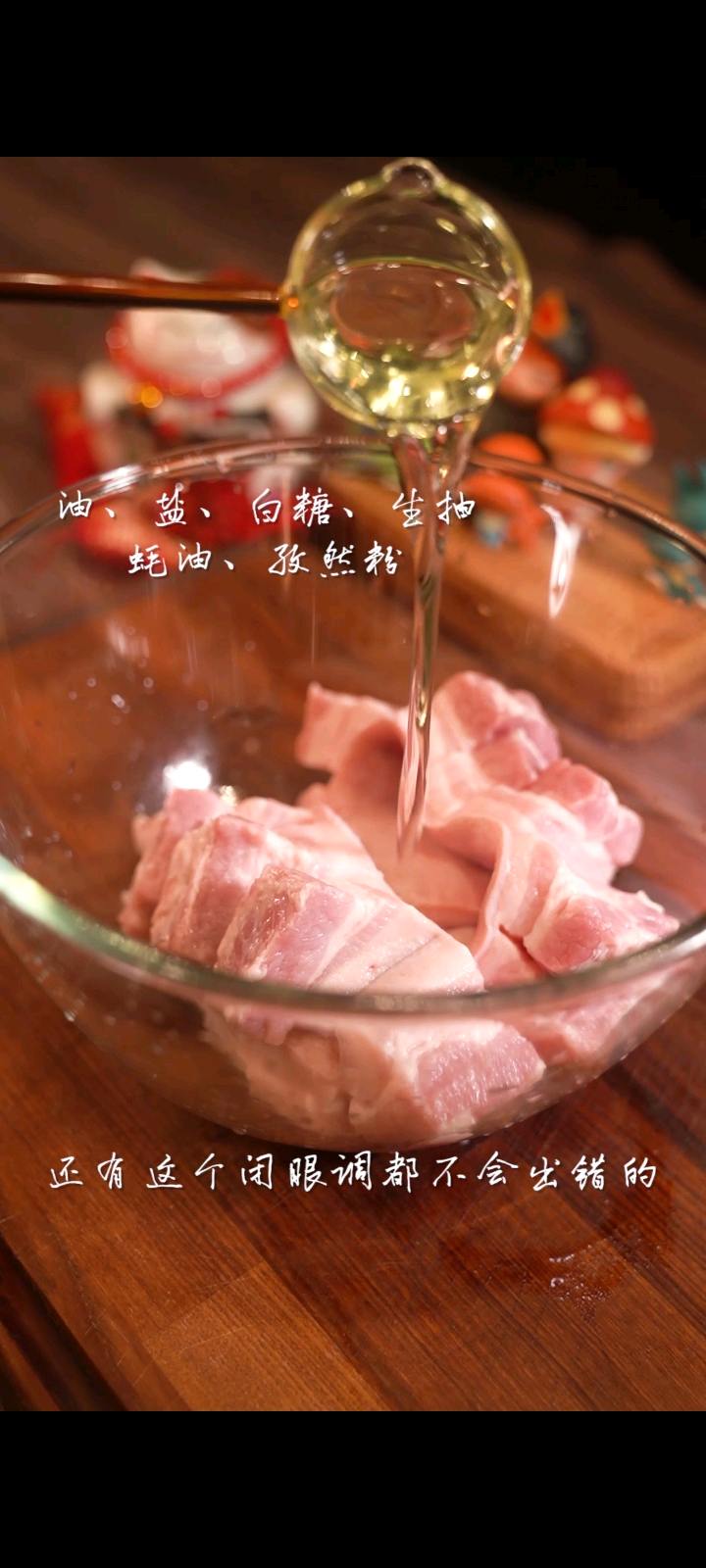 肉食黨一定不能錯過的脆皮五花肉的做法-咸鮮味炸菜譜