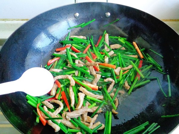 韭苔炒肉的做法-家常味炒菜譜