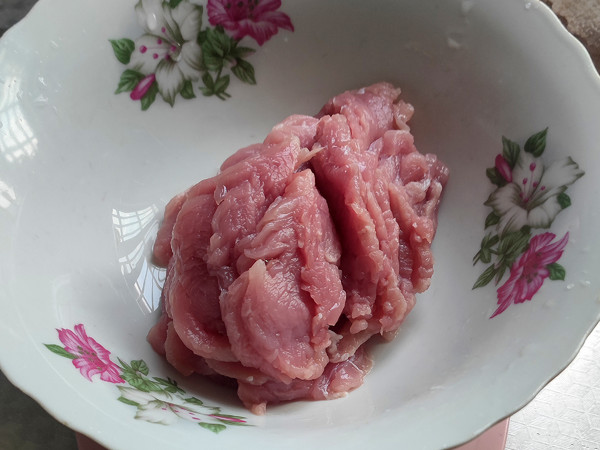 番茄水煮肉片的做法-咸鮮味煮菜譜-易網<a href=http://www.aoa7937.com/ target=_blank class=infotextkey>健康養生</a>網 番茄水煮肉片的做法-咸鮮味煮菜譜