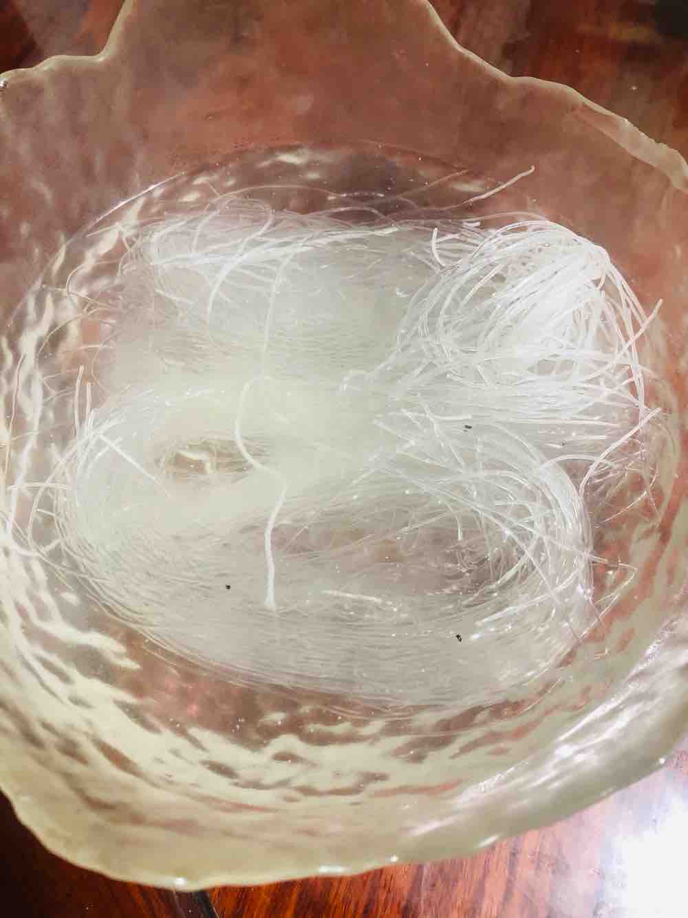 涼拌粉絲的做法-酸辣味拌菜譜