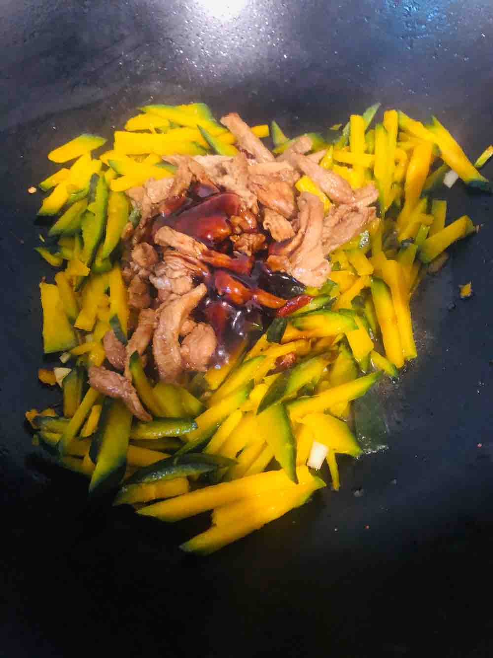 南瓜炒肉絲的做法-家常味炒菜譜-易網(wǎng)健康養(yǎng)生網(wǎng) 南瓜炒肉絲的做法-家常味炒菜譜