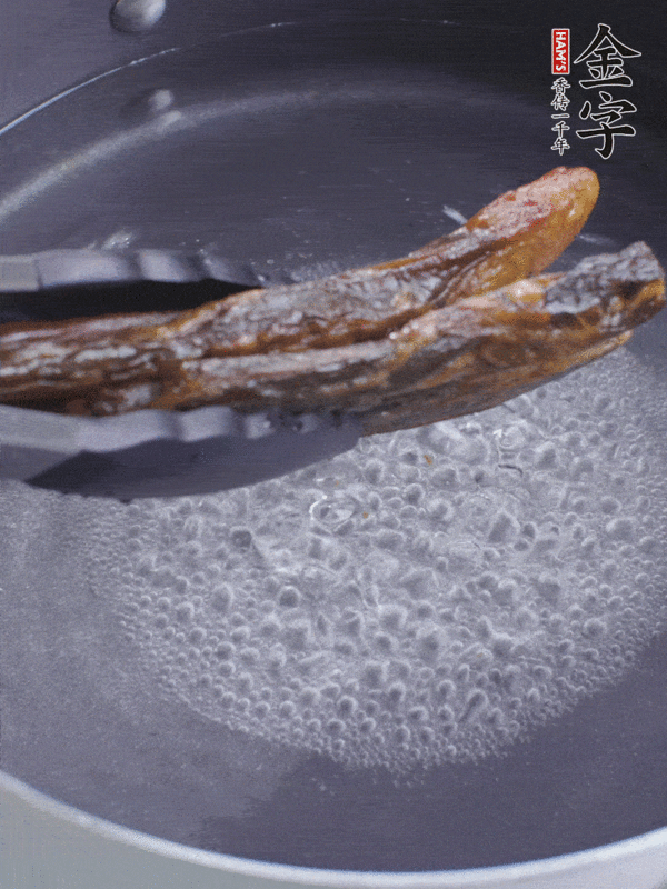 醬油肉干煸糯米筍的做法-香辣味炒菜譜-易網(wǎng)<a href=http://www.aoa7937.com/ target=_blank class=infotextkey>健康養(yǎng)生</a>網(wǎng) 醬油肉干煸糯米筍的做法-香辣味炒菜譜