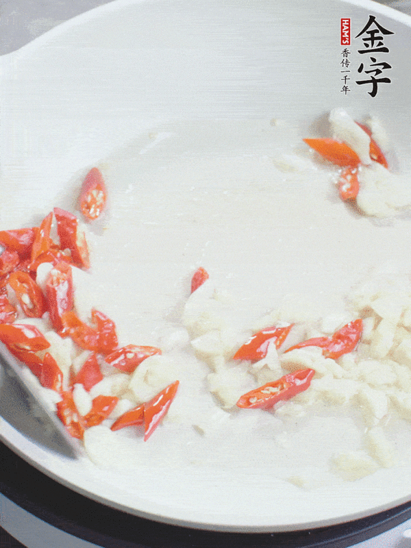 醬油肉干煸糯米筍的做法-香辣味炒菜譜-易網(wǎng)健康養(yǎng)生網(wǎng) 醬油肉干煸糯米筍的做法-香辣味炒菜譜