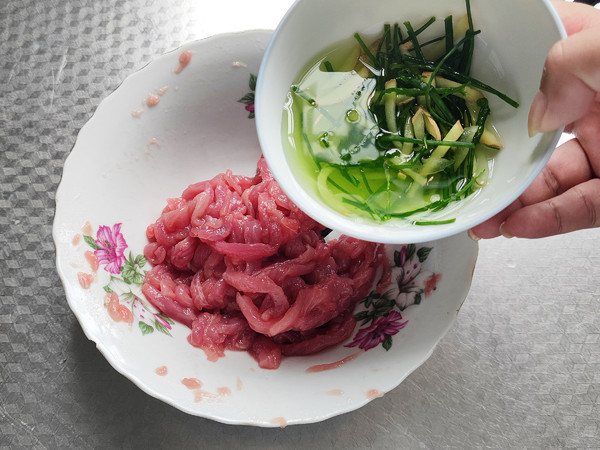 快手京醬肉絲的做法-醬香味炒菜譜-易網(wǎng)健康養(yǎng)生網(wǎng) 快手京醬肉絲的做法-醬香味炒菜譜