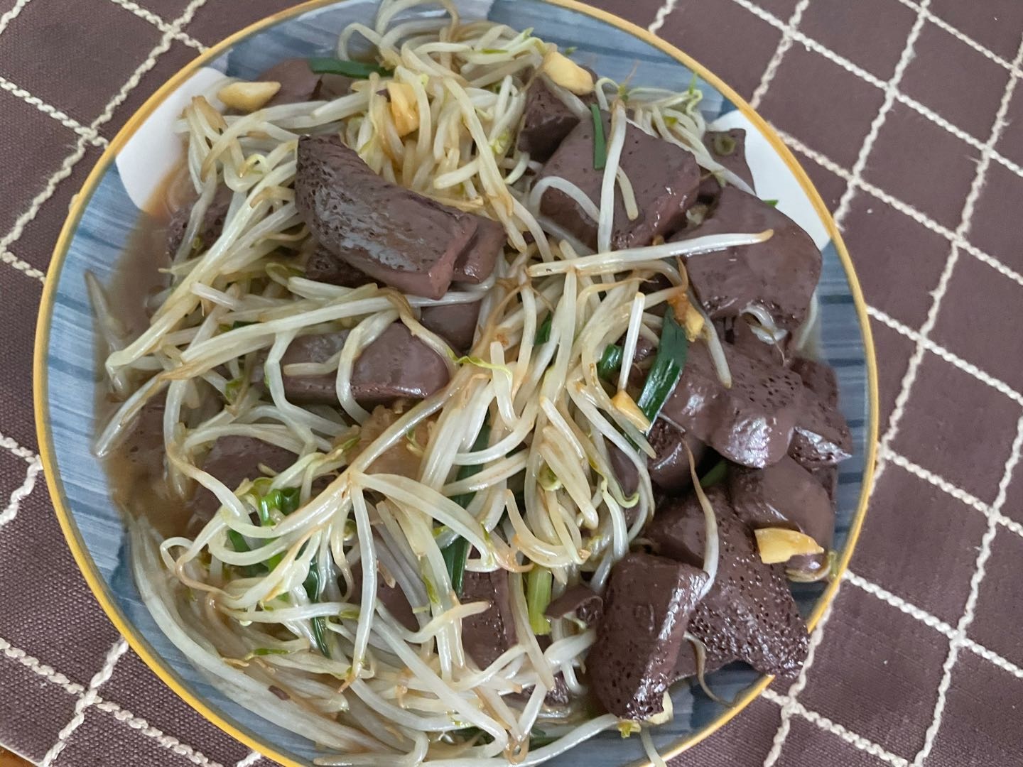 炒豬血的做法-咸鮮味炒菜譜-易網健康養生網 炒豬血的做法-咸鮮味炒菜譜